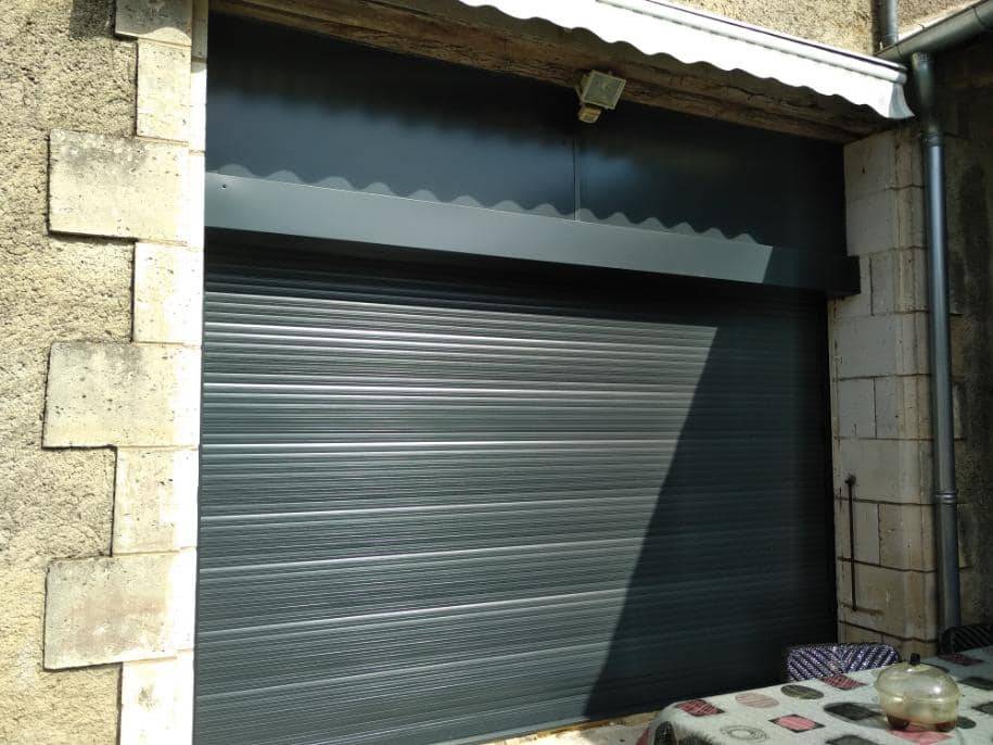 Porte de garage à Champniers-et-Reilhac